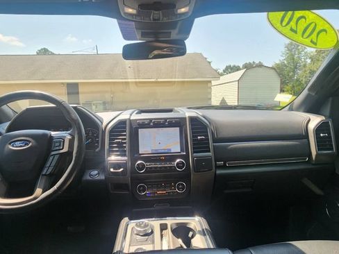 Used 2020 Ford Expedition XLT w/ Equipment Group 202A AWD/4WD image 21