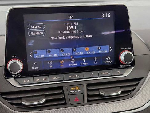 Certified 2025 Nissan Altima 2.5 SR AWD/4WD image 12