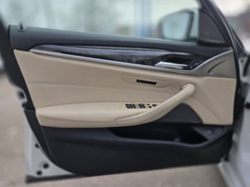 Used 2019 BMW 530i xDrive 530i xDrive w/ Convenience Package image 12