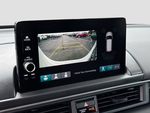 Used 2024 Honda Pilot Touring image 16