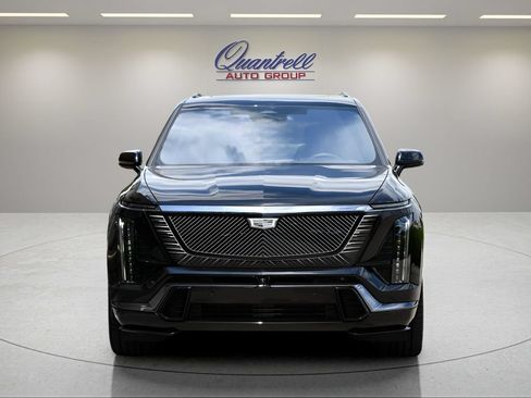 Used 2026 Cadillac Vistiq Platinum w/ LPO, Floor Liner Package AWD/4WD image 9