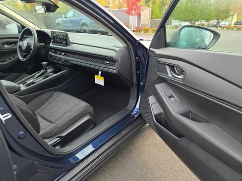 New 2025 Honda Accord SE image 13