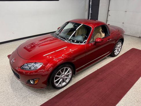 Used 2010 MAZDA MX-5 Miata Grand Touring w/ Premium Pkg RWD image 57