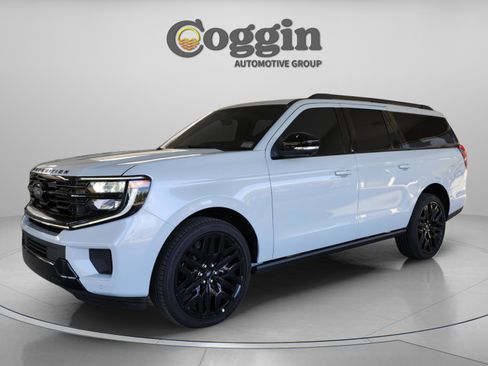 New 2026 Ford Expedition Max Platinum w/ Stealth Performance Package AWD/4WD image 2
