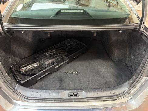 Used 2023 Nissan Altima 2.5 SR w/ SR Premium Package image 13