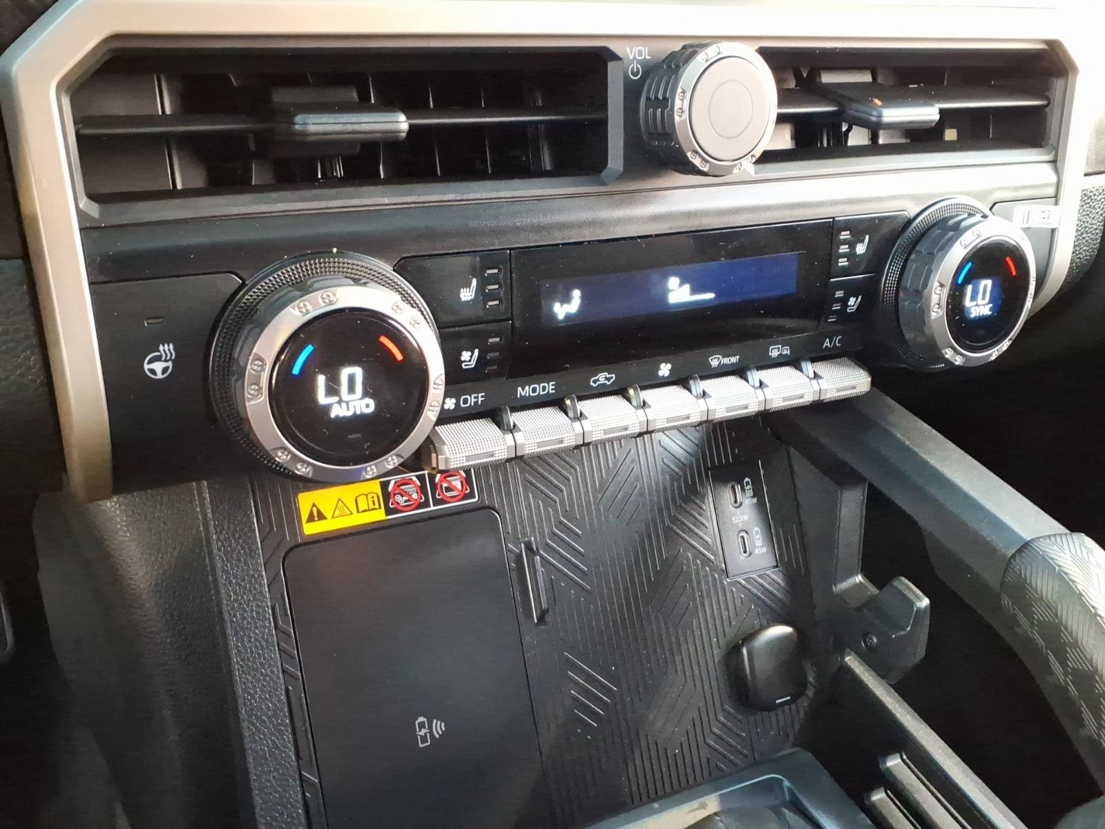 Certified 2025 Toyota Tacoma Limited AWD/4WD image 18