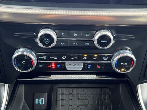 Used 2023 Ford F150 Raptor w/ Raptor Carbon Fibre Package image 27