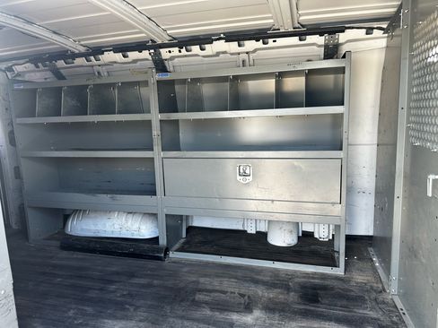 Used 2001 Chevrolet Express 1500 image 22