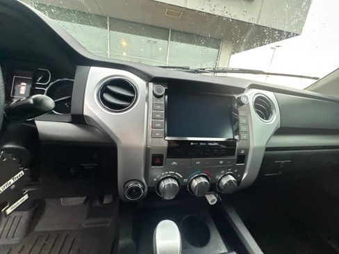 Used 2020 Toyota Tundra SR5 w/ SR5 Upgrade Package AWD/4WD image 15