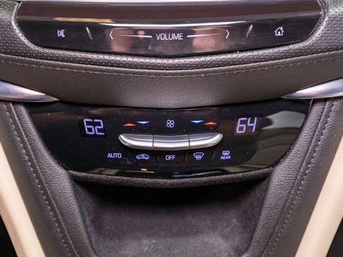Used 2019 Cadillac XT5 FWD image 19