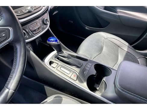 Used 2017 Chevrolet Volt Premier w/ Driver Confidence Package FWD image 18