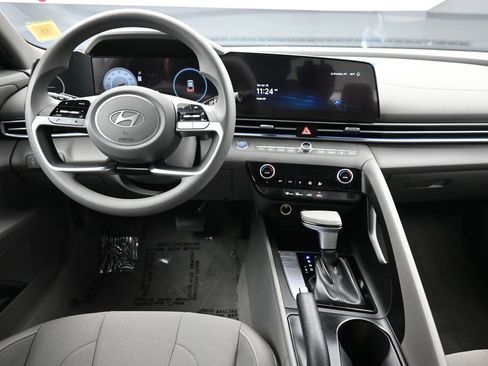 Certified 2024 Hyundai Elantra SEL FWD image 19