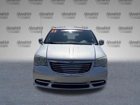 Used 2011 Chrysler Town & Country Touring-L w/ Entertainment Group #2 FWD image 3