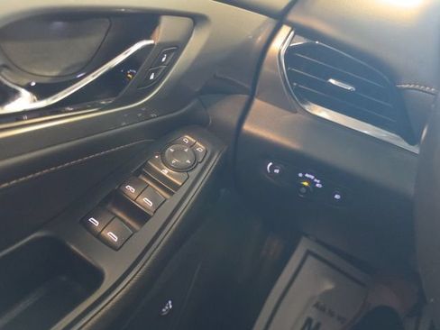 Used 2021 Chevrolet Traverse LT w/ LPO, Floor Liner Package AWD/4WD image 30