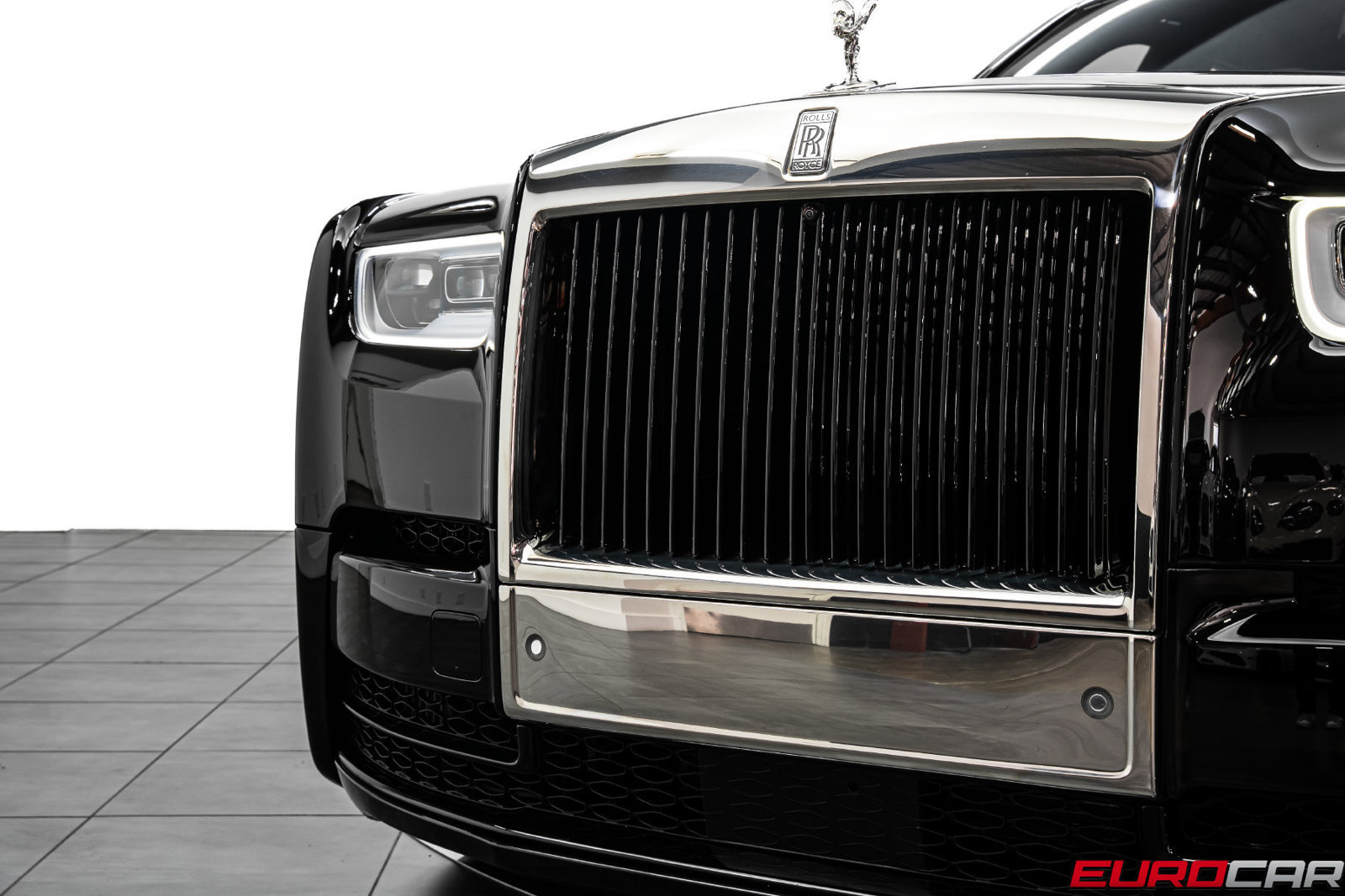 Used 2022 Rolls-Royce Phantom Sedan RWD image 13