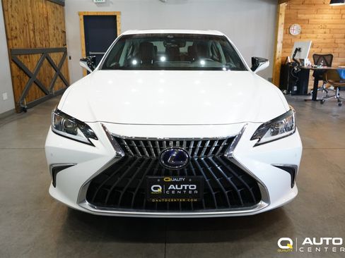 Used 2022 Lexus ES 300h FWD image 2