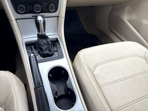 Used 2013 Volkswagen Passat 2.5 SE image 22