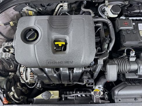Used 2020 Hyundai Elantra SEL FWD image 38