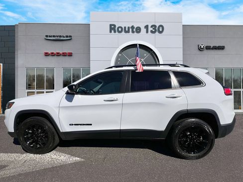 Used 2023 Jeep Cherokee Altitude Lux w/ Lux Elite Package image 5