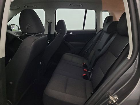 Used 2014 Volkswagen Tiguan S FWD image 18