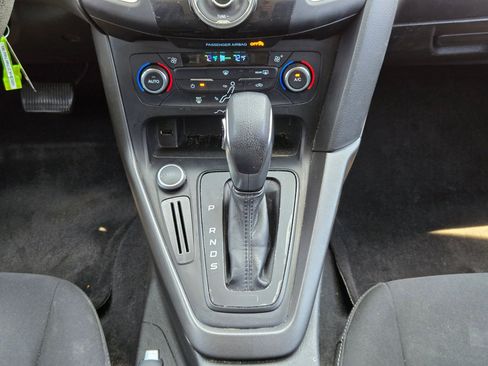 Used 2017 Ford Focus SEL FWD image 19