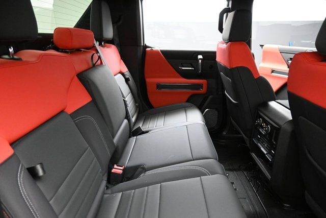 Used 2026 GMC Hummer EV 4x4 Crew Cab w/ Carbon Fiber Edition Package image 28
