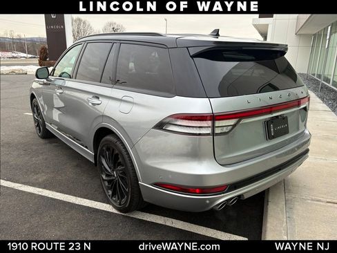 Certified 2024 Lincoln Aviator Black Label AWD/4WD image 3