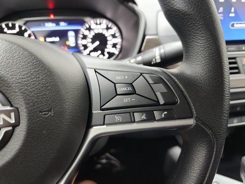 Used 2024 Nissan Altima 2.5 SV AWD/4WD image 23
