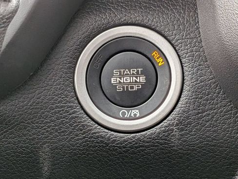 Used 2025 RAM 3500 Laramie AWD/4WD image 19