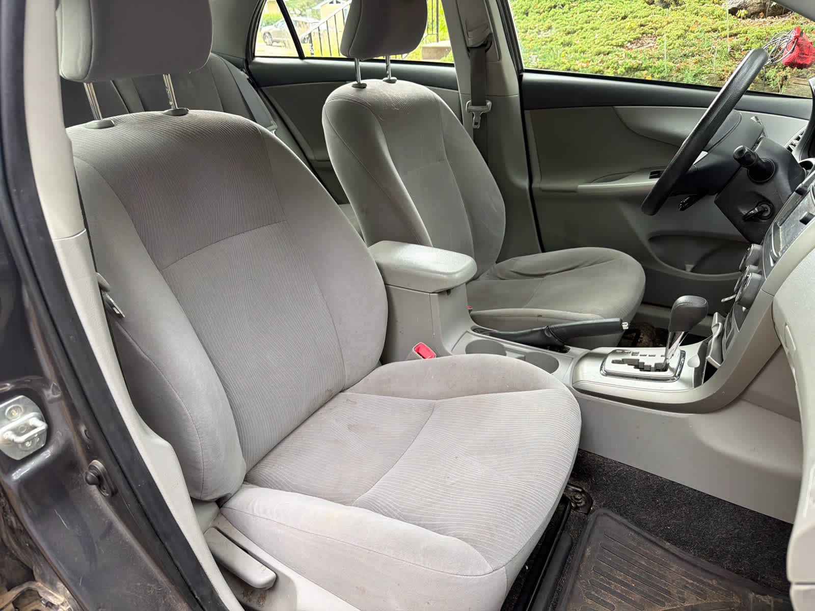 Used 2013 Toyota Corolla LE FWD image 7