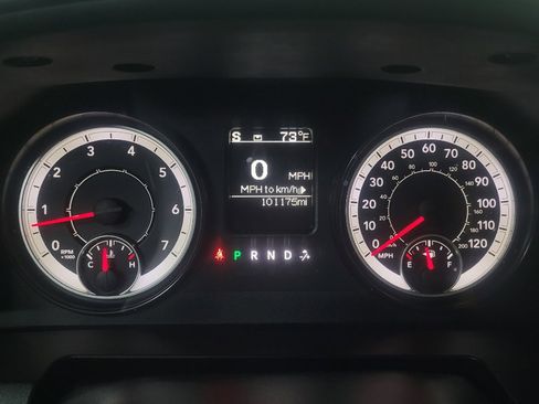 Used 2016 RAM 1500 Express RWD image 23