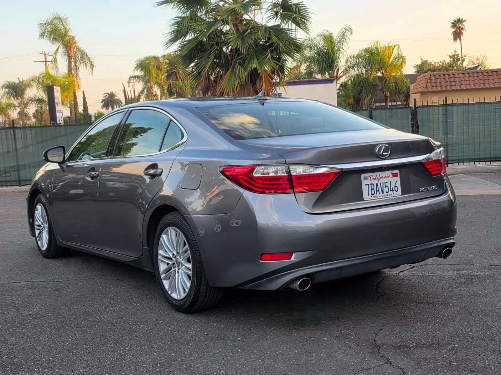 Used 2013 Lexus ES 350 w/ Luxury Pkg FWD image 4