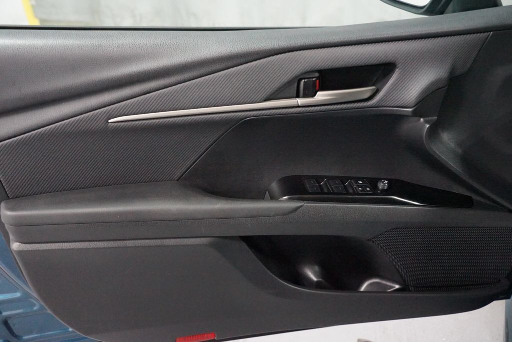 Certified 2025 Toyota Camry SE FWD image 31