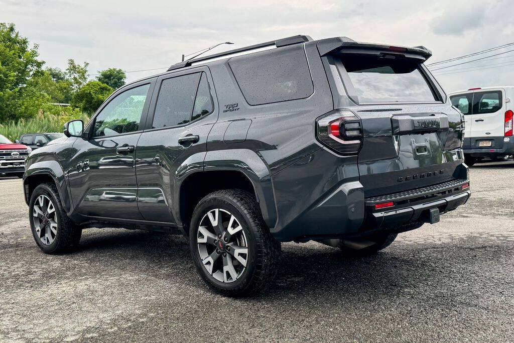 Used 2025 Toyota 4Runner 4WD image 5
