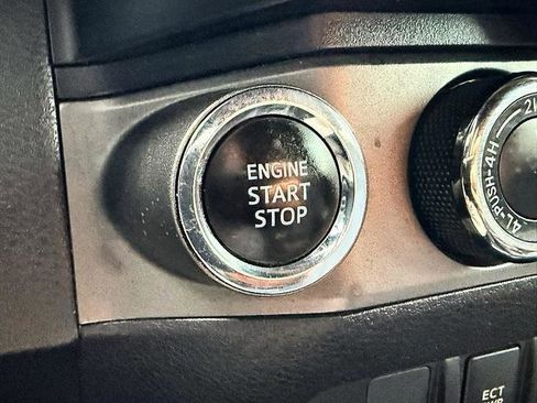 Used 2019 Toyota Tacoma TRD Off-Road AWD/4WD image 35