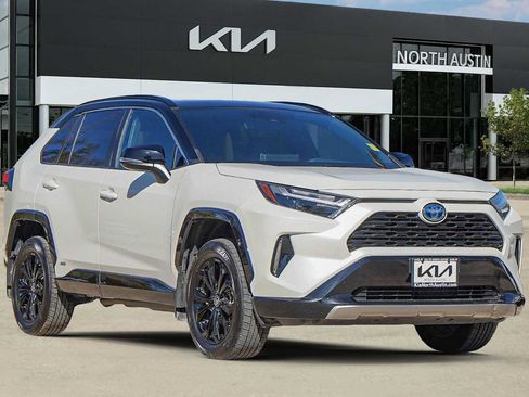 Used 2022 Toyota RAV4 XSE image 8