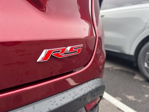Used 2025 Chevrolet Trax RS w/ Sunroof Package FWD image 4
