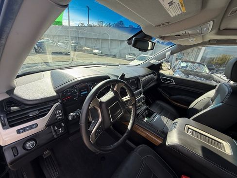 Used 2019 GMC Yukon Denali image 12