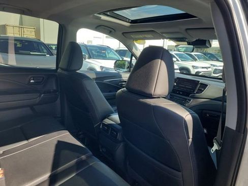 Used 2025 Honda Ridgeline RTL image 10