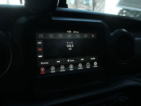 Used 2021 Jeep Gladiator Sport image 25