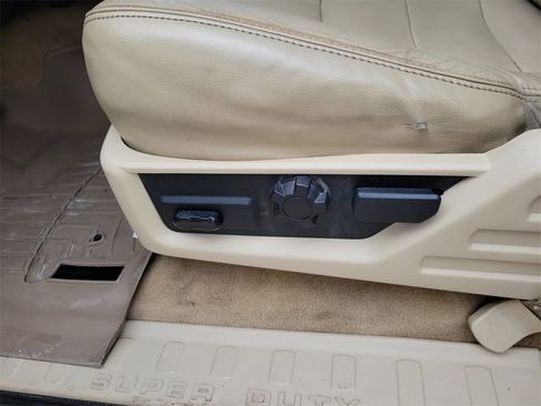 Used 2008 Ford F350 Lariat image 13