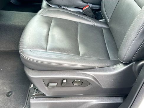 Used 2025 GMC Sierra 1500 SLT RWD image 19
