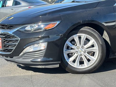 Used 2023 Chevrolet Malibu LT image 3
