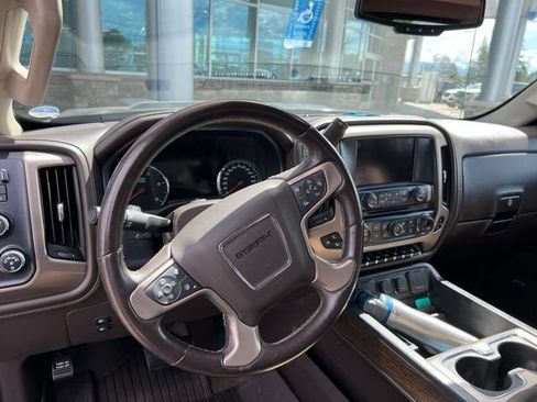 Used 2018 GMC Sierra 2500 Denali w/ Duramax Plus Package AWD/4WD image 9