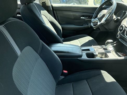 Used 2022 Nissan Sentra SV w/ Lighting Package image 15