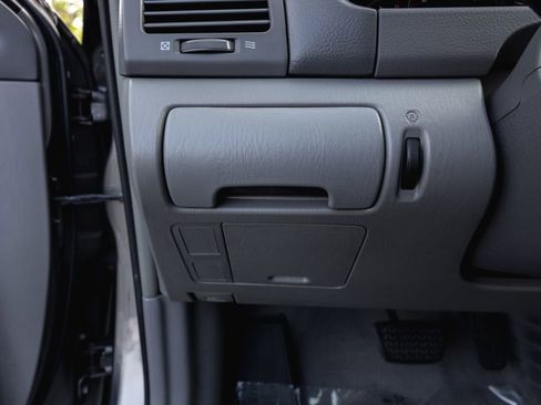Used 2005 Toyota Camry LE FWD image 13