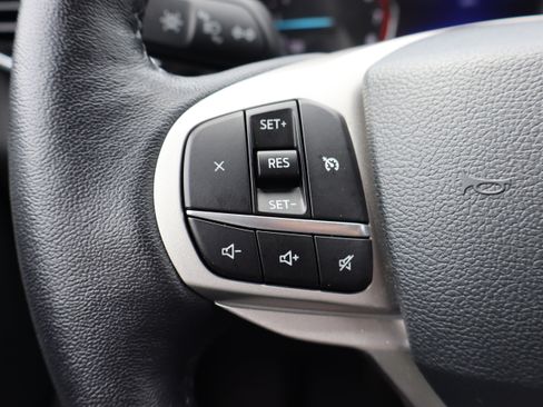 Used 2023 Ford Explorer XLT w/ Equipment Group 202A image 18