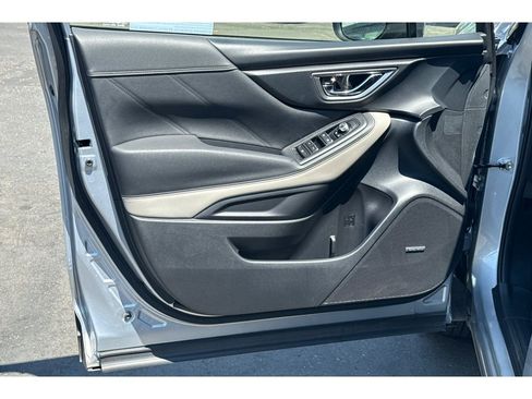 Used 2022 Subaru Forester Limited w/ Popular Package #3 image 11