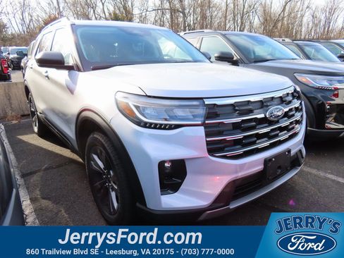 New 2026 Ford Explorer Active w/ Active Comfort Package AWD/4WD image 1