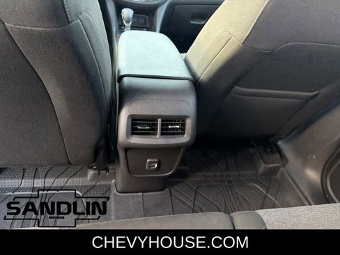 Used 2023 Chevrolet Equinox LT FWD image 33